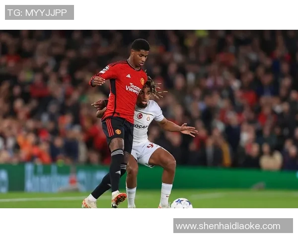 英超精彩对决曼联主场大胜尤文图斯帽子戏法点燃全场激情